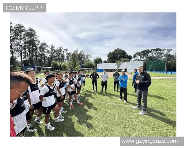 球星学功夫足球：融合传统武术与现代足球技艺的创新之路